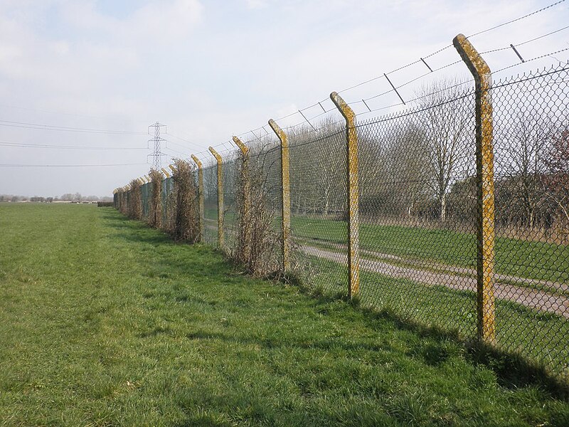 File:Perimeter fence, former Royal Ordnance Factory, Puriton - geograph.org.uk - 3903646.jpg