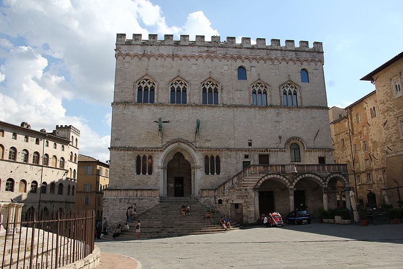 File:Perugia, palazzo dei Priori (01).jpg