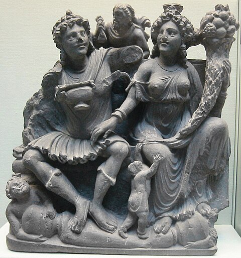 Les dieux bouddhistes pancika (gauche) et cultivé (droit), 3IIIe siècle, Takht-i Bahi, Gandhara, British Museum.