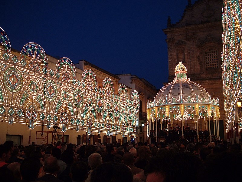 File:Piazza Costadura - panoramio.jpg