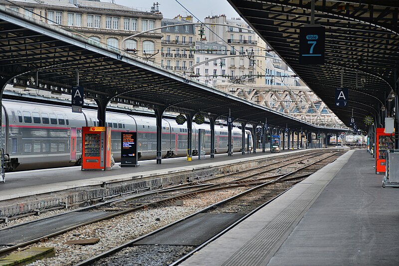 File:Platforms at Paris-Est 2019-09-26 01.jpg