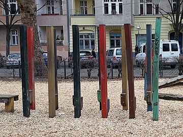 stepping_posts made from material=wood on a playground.