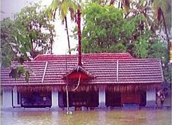 Pokkunniappan temple 2009.JPG