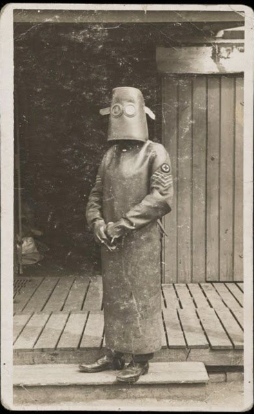 File:Radiology nurse 1918.png