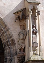Statues de Saint-Christophe (XIVe) et d'une Novice de la congrégation de la Divine-Providence (XIXe)