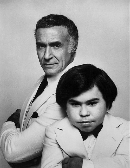Ricardo Montalbán as Mr. Roarke and Hervé Villechaize as Tattoo in a publicity still for the television movie Return to Fantasy Island