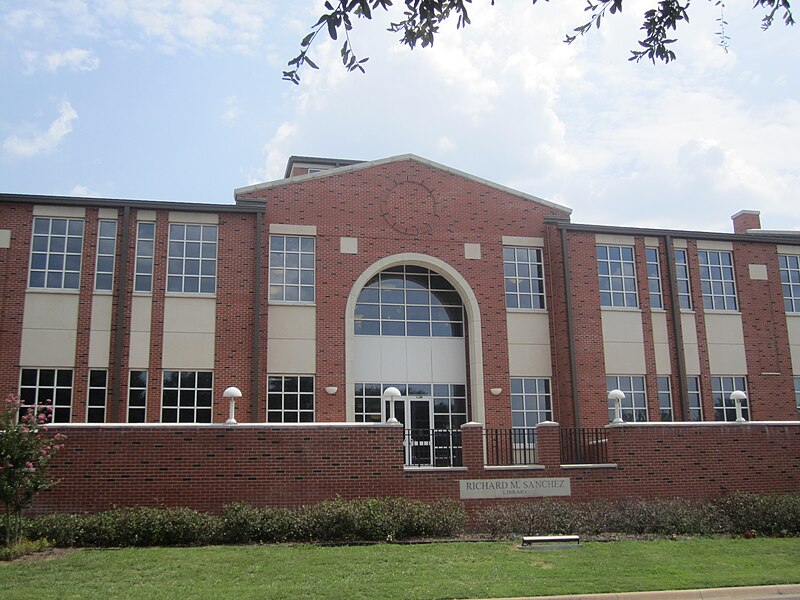 File:Richard M. Sanchez Library, Navarro College IMG 0656.JPG