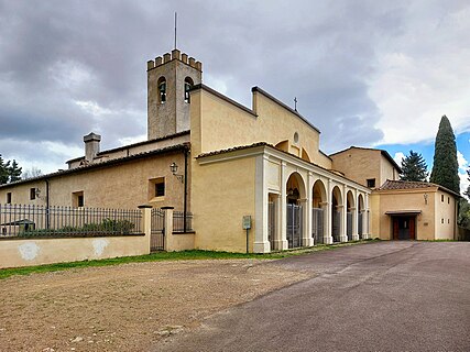 Church of Saint Cristofer - Immersed in the heart of the Rignano countryside, the Church of San Cristoforo in Perticaia is a jewel to be admired in its beauty and an unexpected place full of history, as described on the sign placed right outside the church which reads: Documented since the first half of the 11th century, it was richly decorated in the 15th century as demonstrated by some traces of frescoes, but its current elegant layout, both structural and decorative, dates back to the modernization carried out in the 18th century. A refined restoration linked to the settlement of Benedictine monks, which also led to the recovery of the adjacent convent after decades of abandonment, has further enriched the building allowing the return to the church, on the wall to the right of the altar, of a triptych depicting the Virgin and Child with saints by Cenni di Francesco, a late fourteenth-century work of great coloristic and compositional elegance, typical of late Gothic culture.