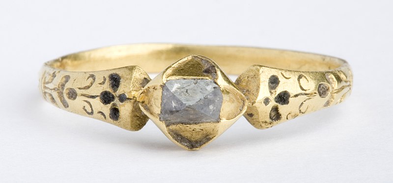 File:Ring in goud, collectie Raakvlak, BR04-PH-9-1-A-72.jpg