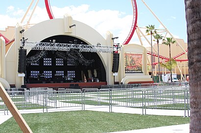 How to get to The Universal Music Plaza Stage with public transit - About the place