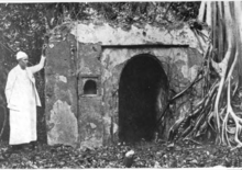 Ruined mosque Msuka, Pemba.png