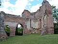 L'intérieur des ruines de la chapelle