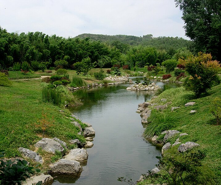 File:Ruisseau dans la bambouseraie d'Anduze.JPG