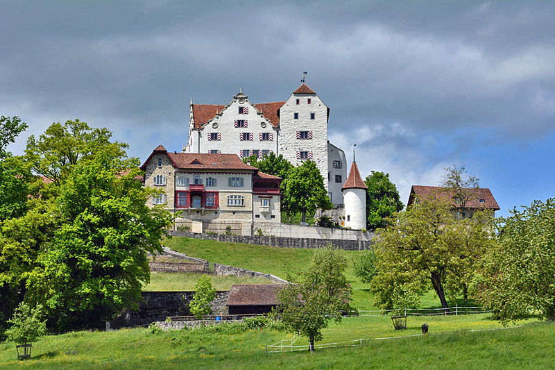 File:Schloss Wildegg 01.jpg