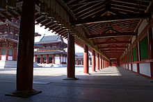 Entasis columns at Shitenno-ji, Japan Shitennoji06s3200.jpg