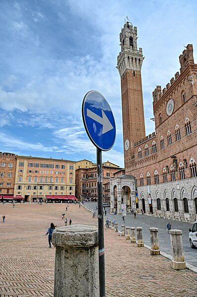 File:Siena - Torre del Mangia - 2023-09-01 16-17-23 001.jpg