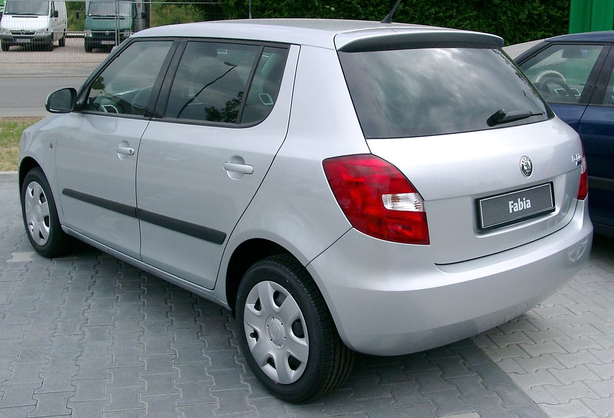 File:Skoda Roomster rear 20080612.jpg - Wikimedia Commons