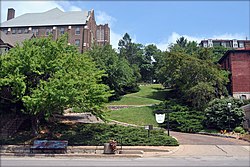 Přehled Snake Alley - Burlington Iowa.jpg