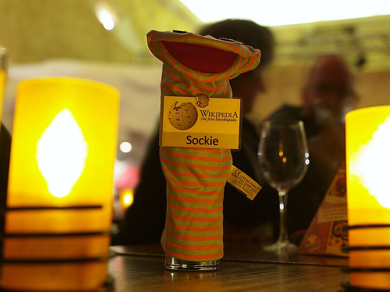 File:Sockie at the mexican 01.jpg