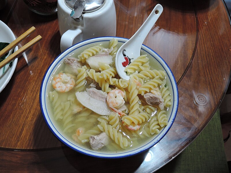 File:Soup pasta with seafood and pork - 48642885427.jpg