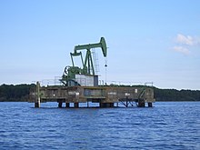 Pumping station on the Biscarrosse and Parentis ponds in the Nouvelle-Aquitaine region. Station de pompage lac de Parentis.JPG