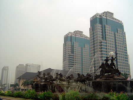 Tập_tin:Statue_in_Jakarta.JPG