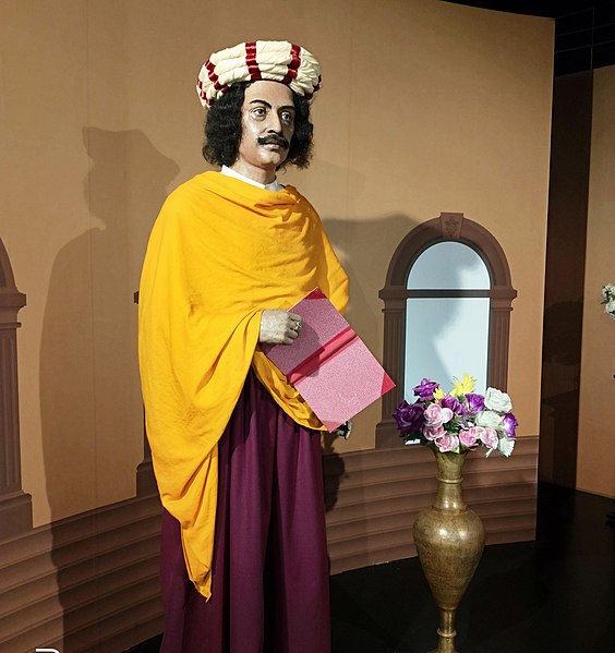 File:Statue of Raja RamMohan Roy.jpg