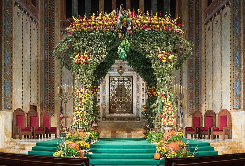 File:Sukkah at Congregation Emanu-El (05326p).jpg