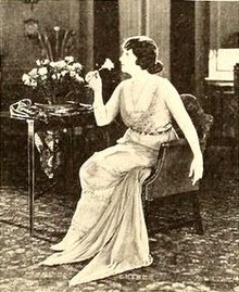 Description de l'image The Better Wife (1919) - Young.jpg.