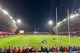 Thomond Park la nuit (recadrée) .jpg