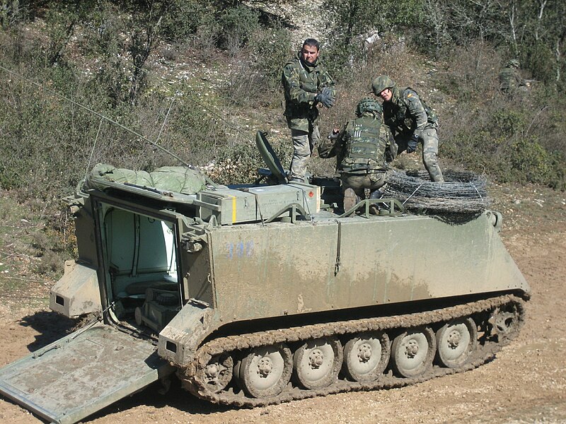 File:Transporte Oruga Acorazado.JPG