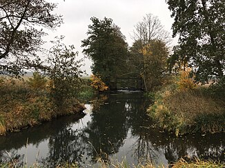 It flows into the Nieplitz at Niebel