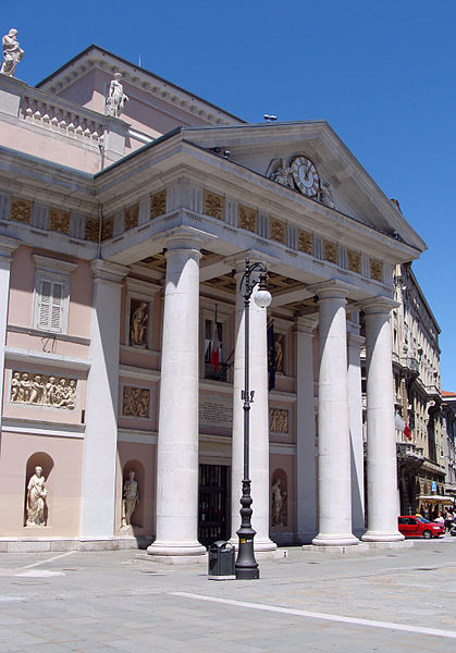 File:Trieste, la Bourse.jpg