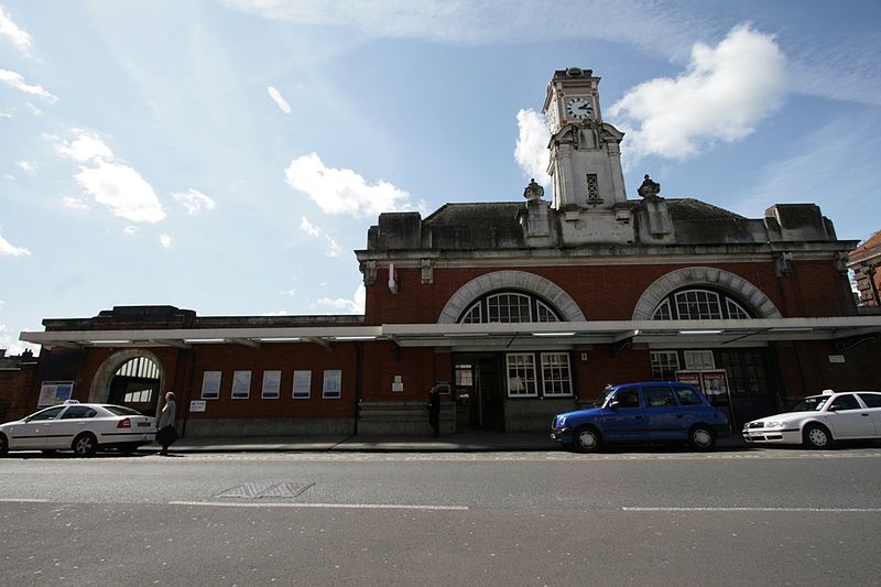 File:Tunbridge wells station.JPG