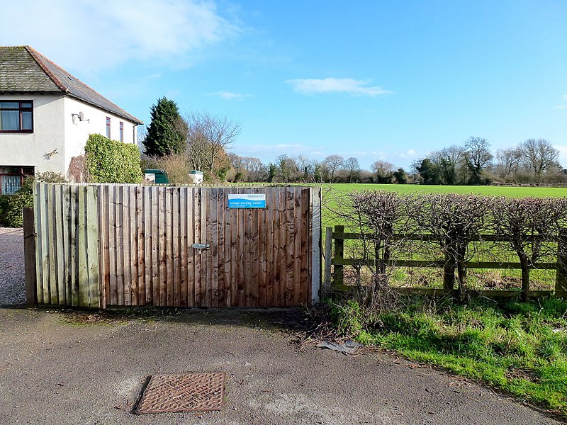 File:Twigworth Fields sewage pumping station - geograph.org.uk - 2780580.jpg