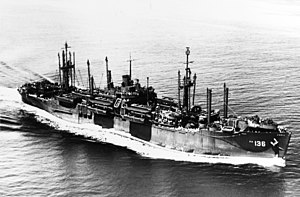 USS Botetourt (APA-136) berlangsung di laut, pada bulan Mei 1945 (19-N-85033).jpg