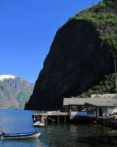File:Undredal Aurlandsfjord.JPG