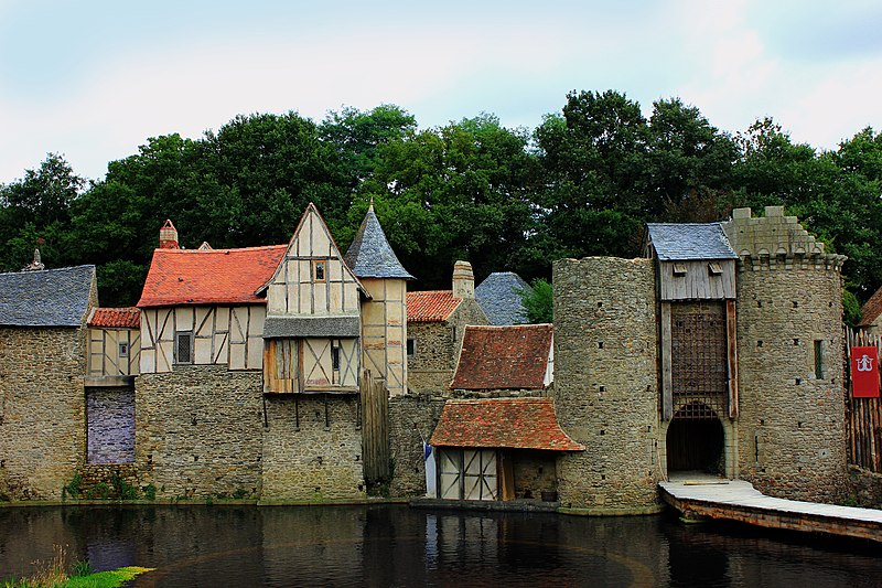 File:Vendée2013 PuyduFou005.jpg