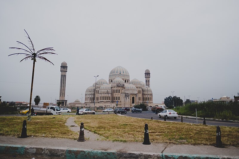 File:Views of a drive in April of 2019 through Mosul 19.jpg