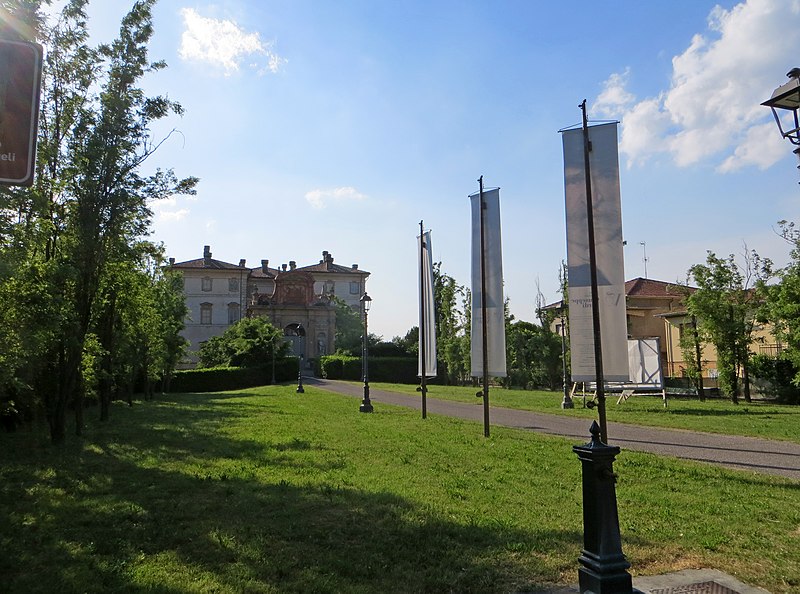 File:Villa Pallavicino (Busseto) - viale d'ingresso 2 2019-06-19.jpg