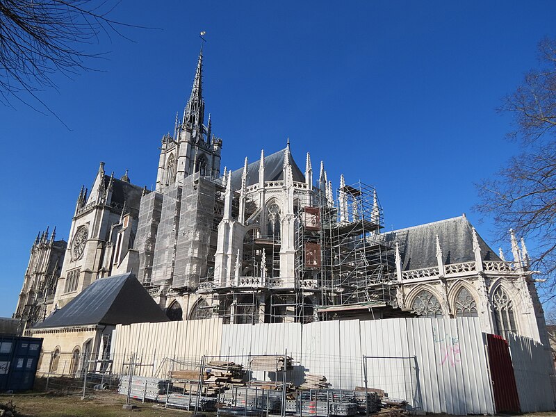 Vue sud cathédrale d'Évreux.JPG