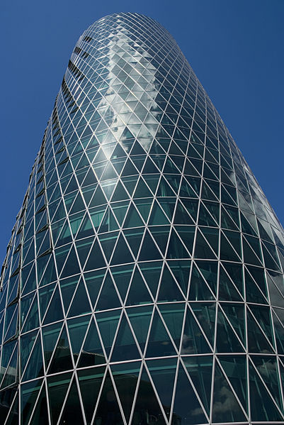 File:Westhafen Tower steil 2009 3.jpg