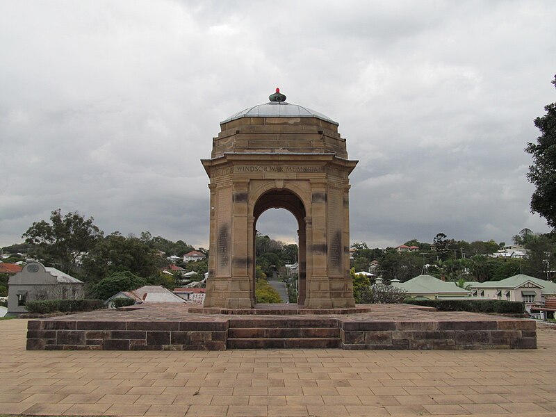 File:Windsor war memorial cenotaph view N.jpg