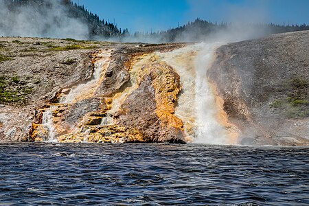 ไฟล์:Yellowstone National Park (WY, USA), Firehole River, Abflusskanal des Excelsior Geysirs -- 2022 -- 2572-4.jpg