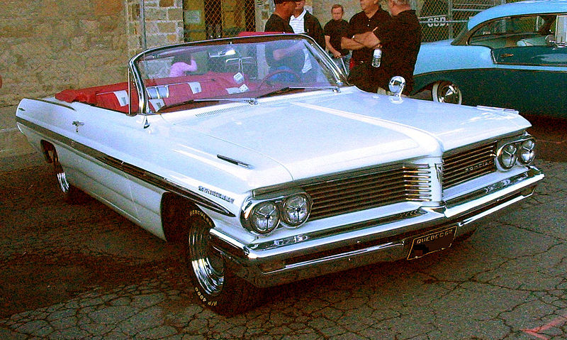 File:'62 Pontiac Parisienne Convertible (Auto classique Ste-Rose '11).JPG