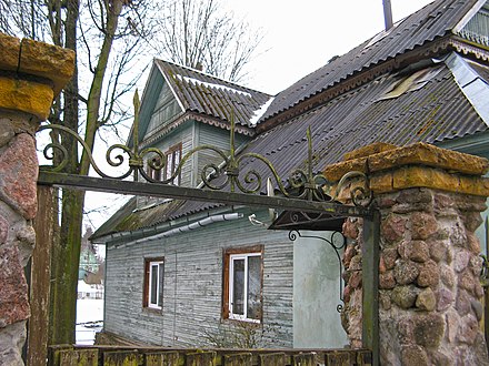 Even modern houses look interesting in Lampovo. Address Zhukovka street, 2