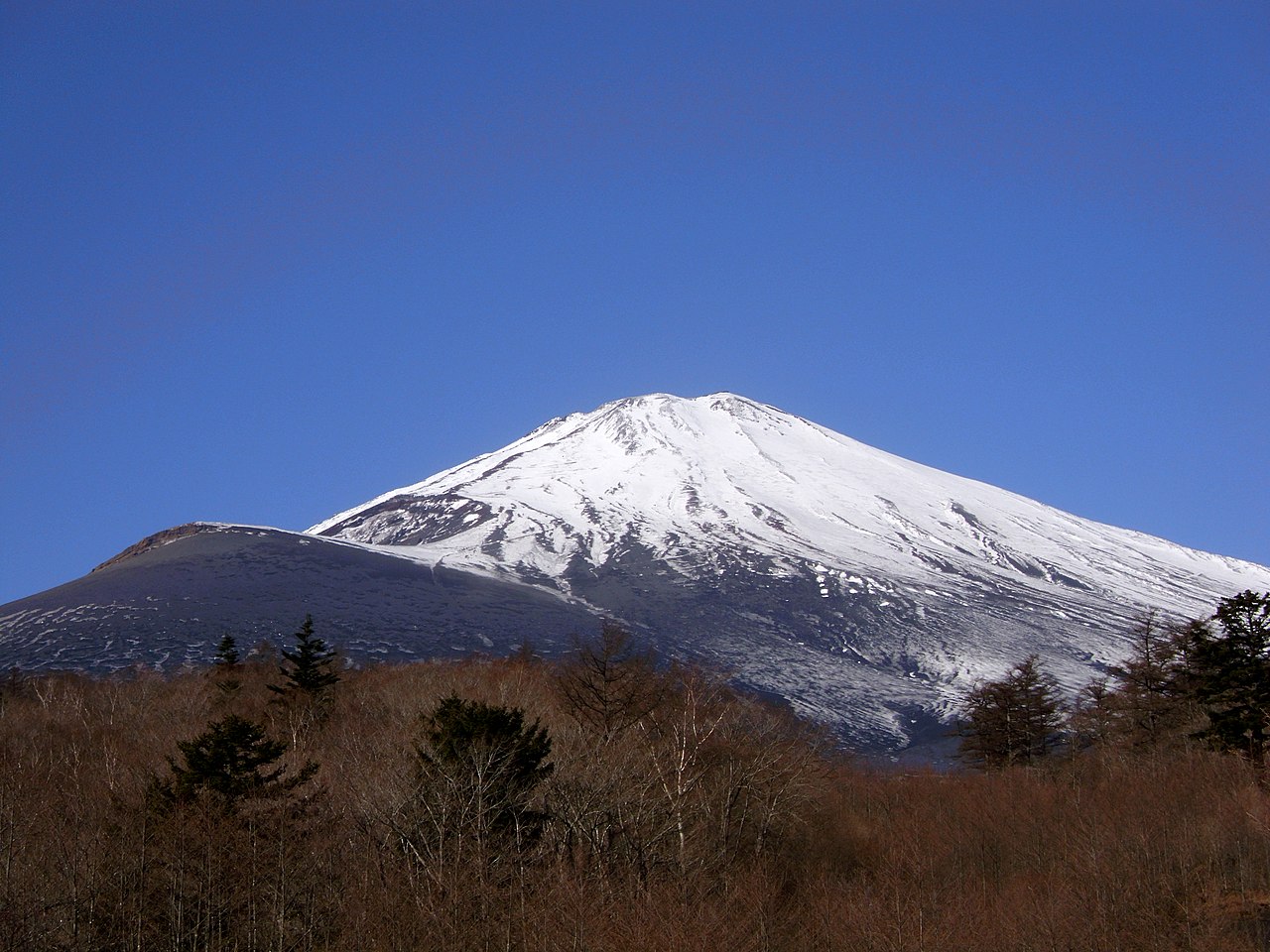 File 太郎坊洞門より富士山を望む Panoramio Jpg Wikimedia Commons