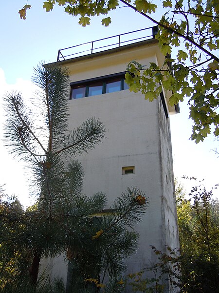 File:08 Brandenburg 1 Grenzwachturm Bergfelde.JPG