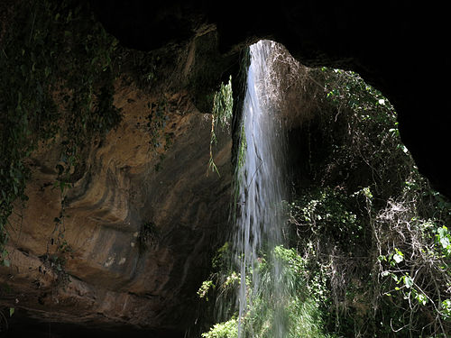 File:165 Salt d'aigua del Tenes, Sant Miquel del Fai.JPG