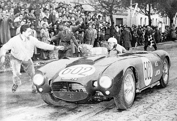 Excited spectators as Alberto Ascari wins in his Lancia D24.